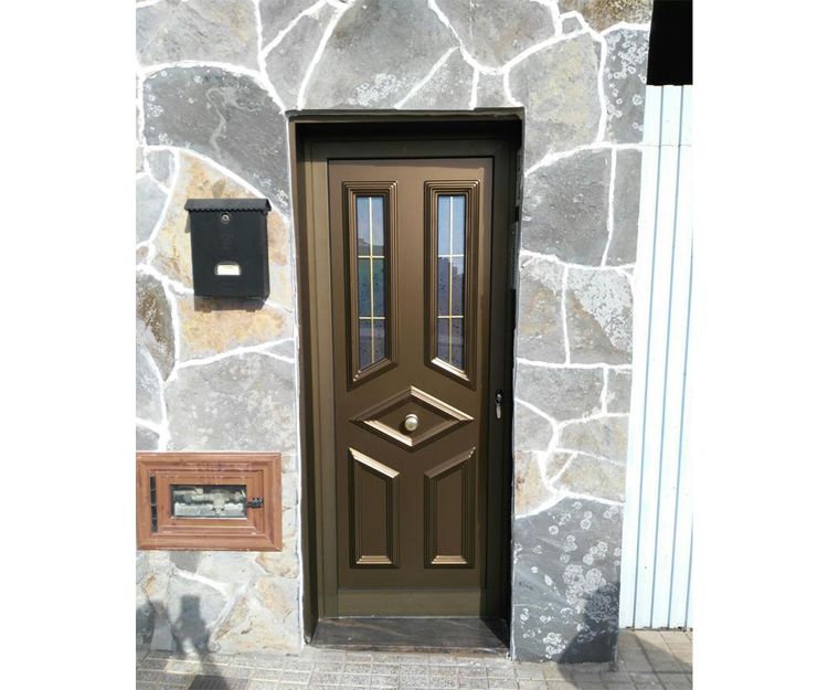 Puerta de aluminio verde