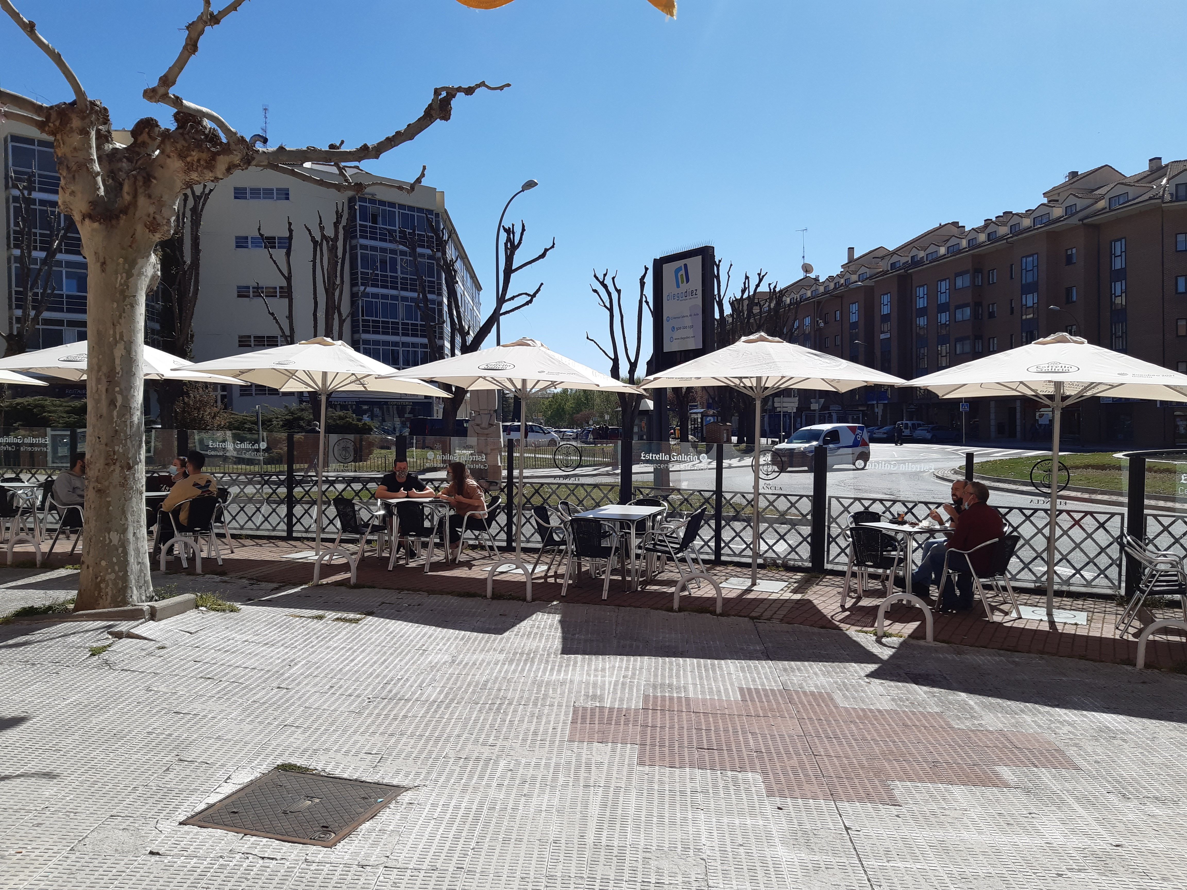 Cafetería con terraza en Ávila