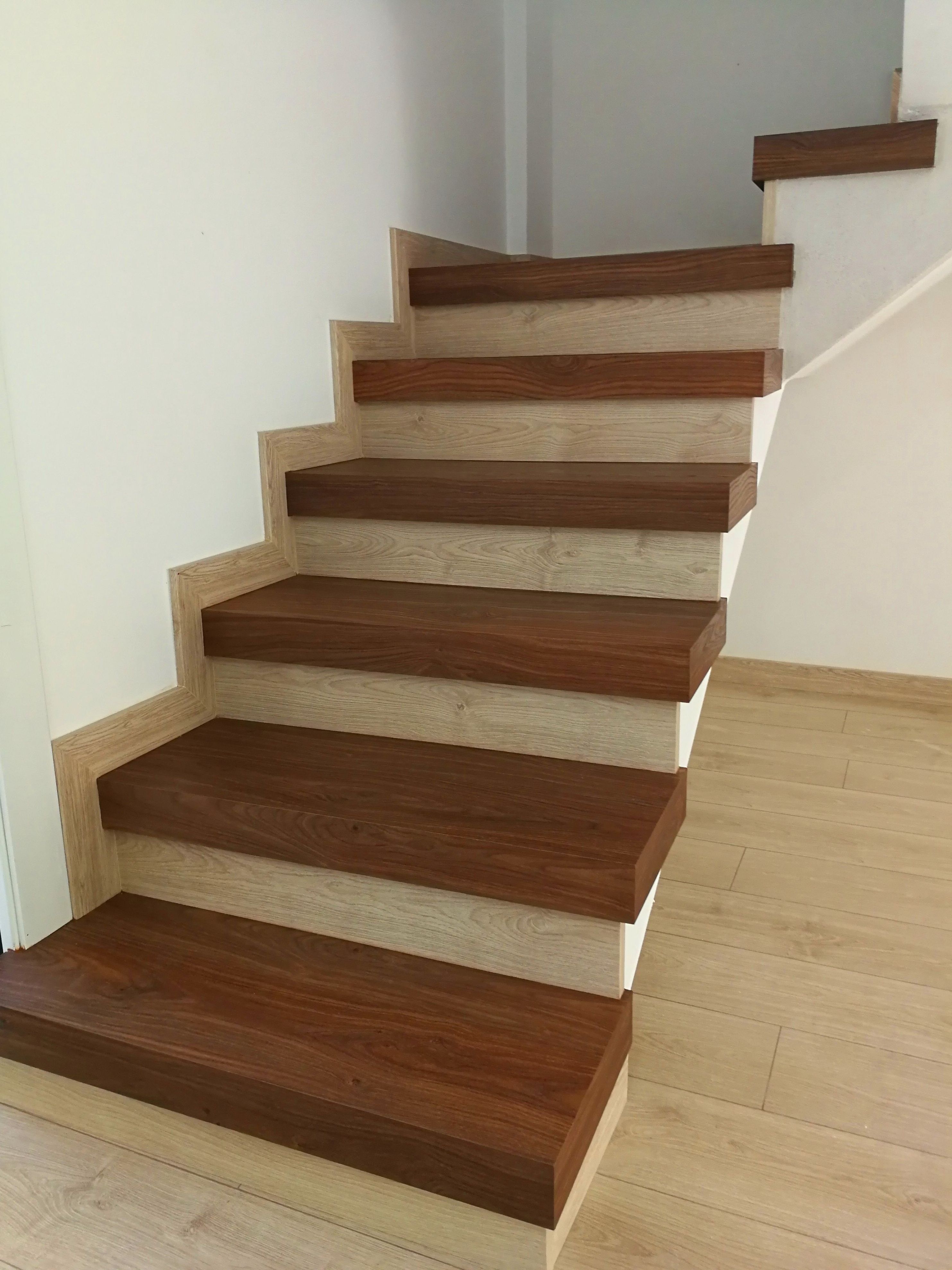 Escaleras: Servicios de Didecar Cocinas Escaleras: Servicios de Didecar Cocinas