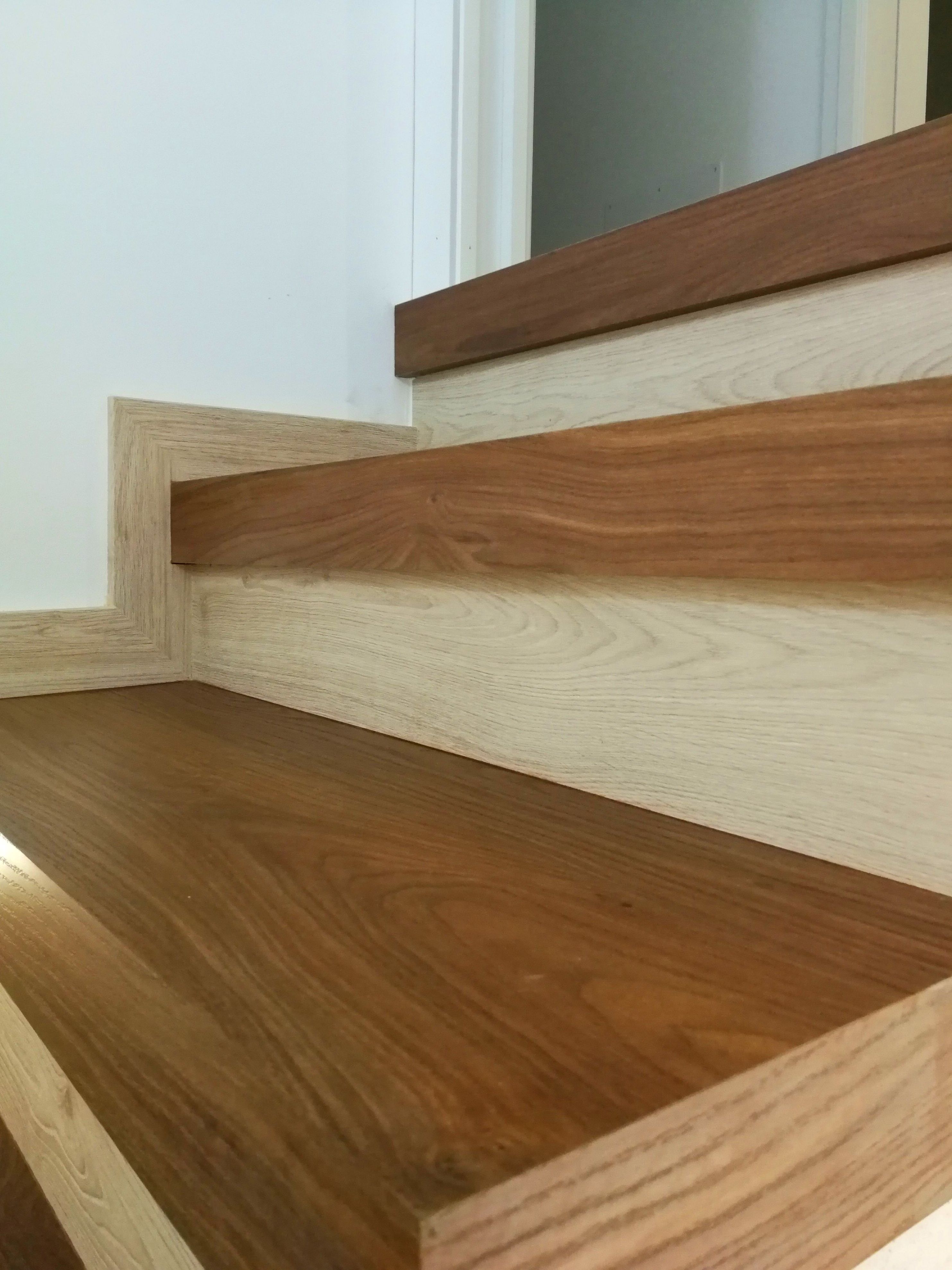 Escaleras: Servicios de Didecar Cocinas Escaleras: Servicios de Didecar Cocinas