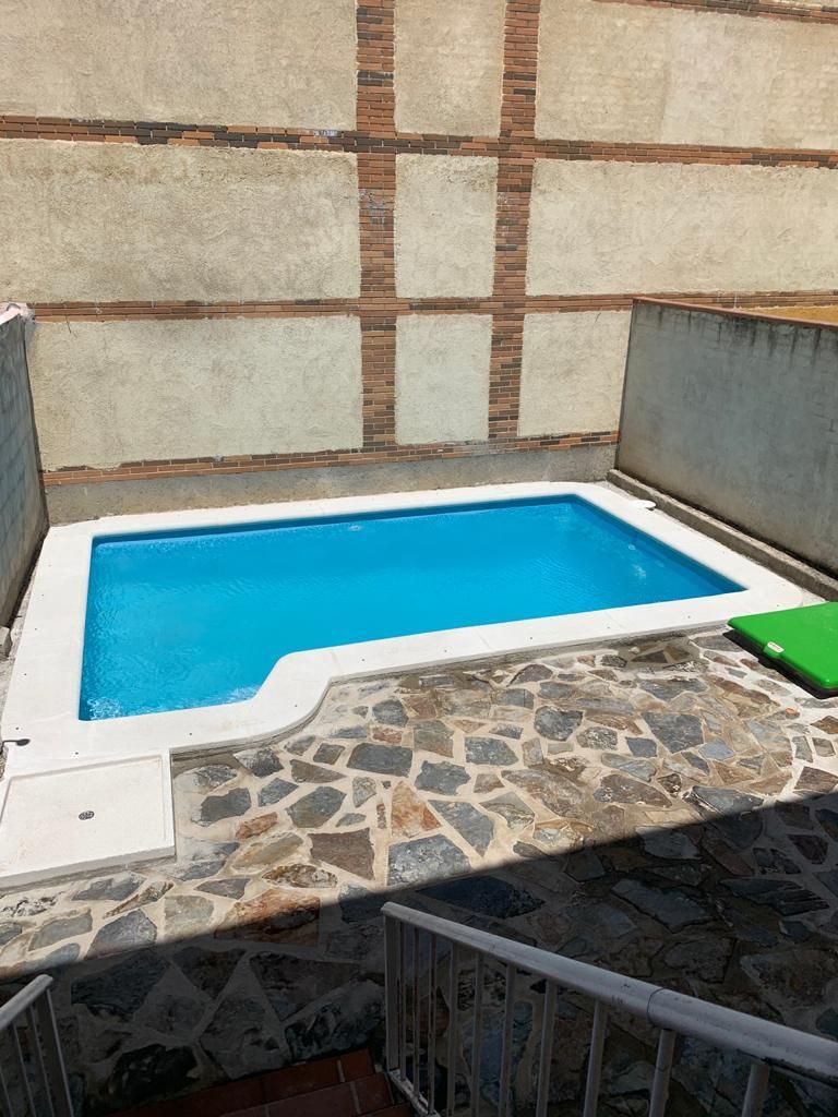 Piedra antdeslizante para piscina en Toledo