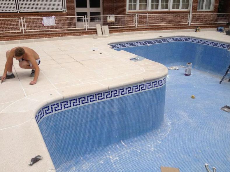 Creación de piscina con plato de ducha: Productos y Servicios de Bordes de Piscinas J. Antonio Alonso Creación de piscina con plato de ducha: Productos y Servicios de Bordes de Piscinas J. Antonio Alonso
