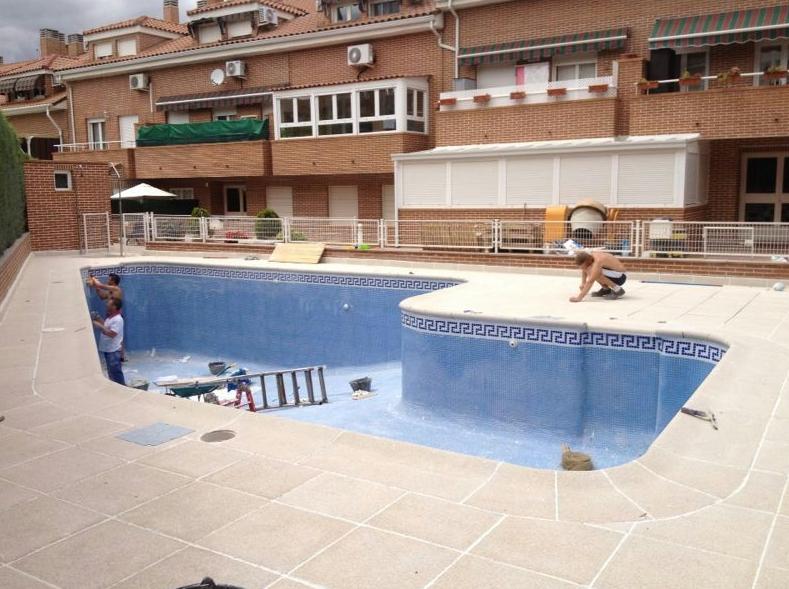 Instalación de piscinas en  Valmojado