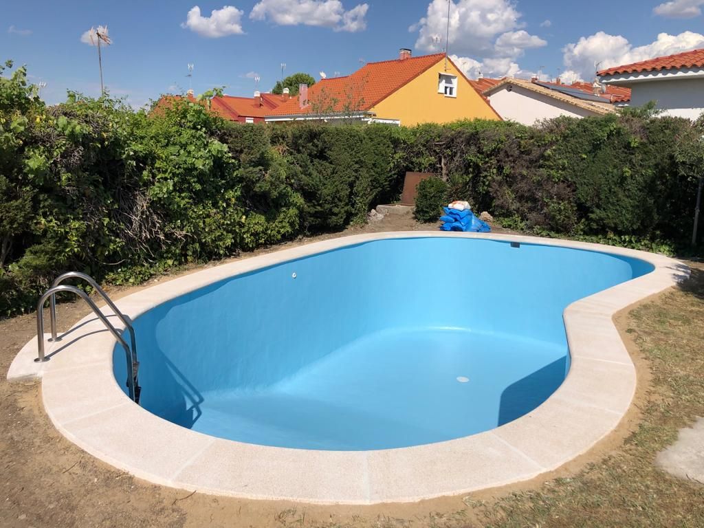Baldosas porosas para piscinas en Valmojado, Toledo