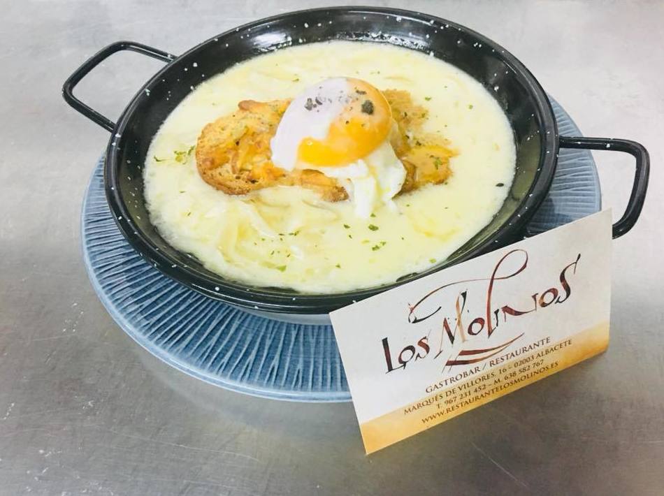 Huevos rotos con crema de Foie y Trufa Huevos rotos con crema de Foie y Trufa