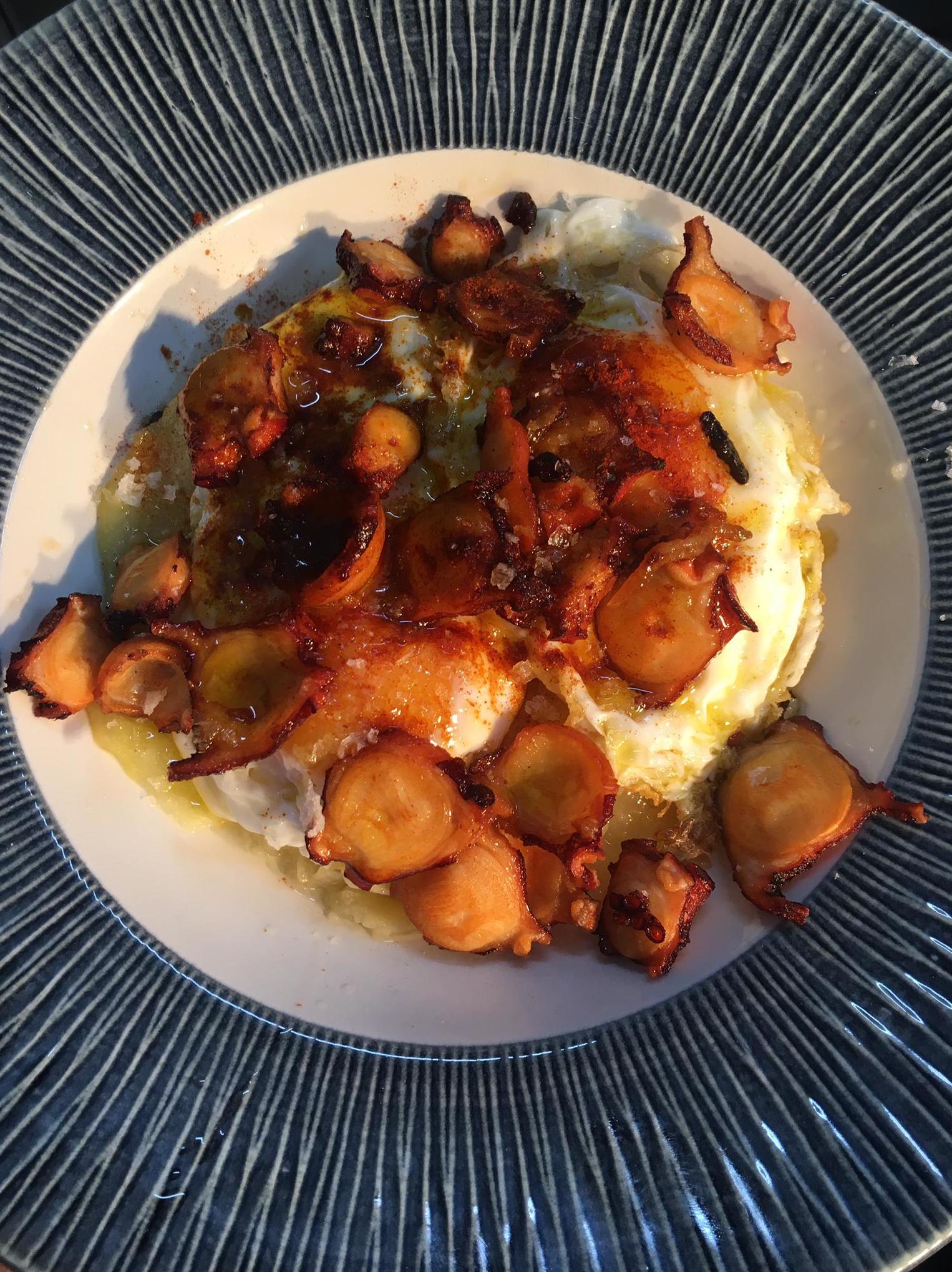 Huevos con pulpo Huevos con pulpo
