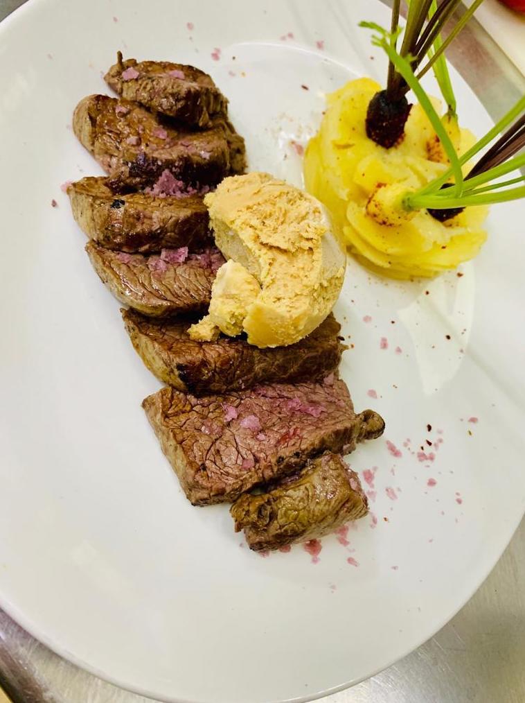 Solomillo de ternera con foie Solomillo de ternera con foie