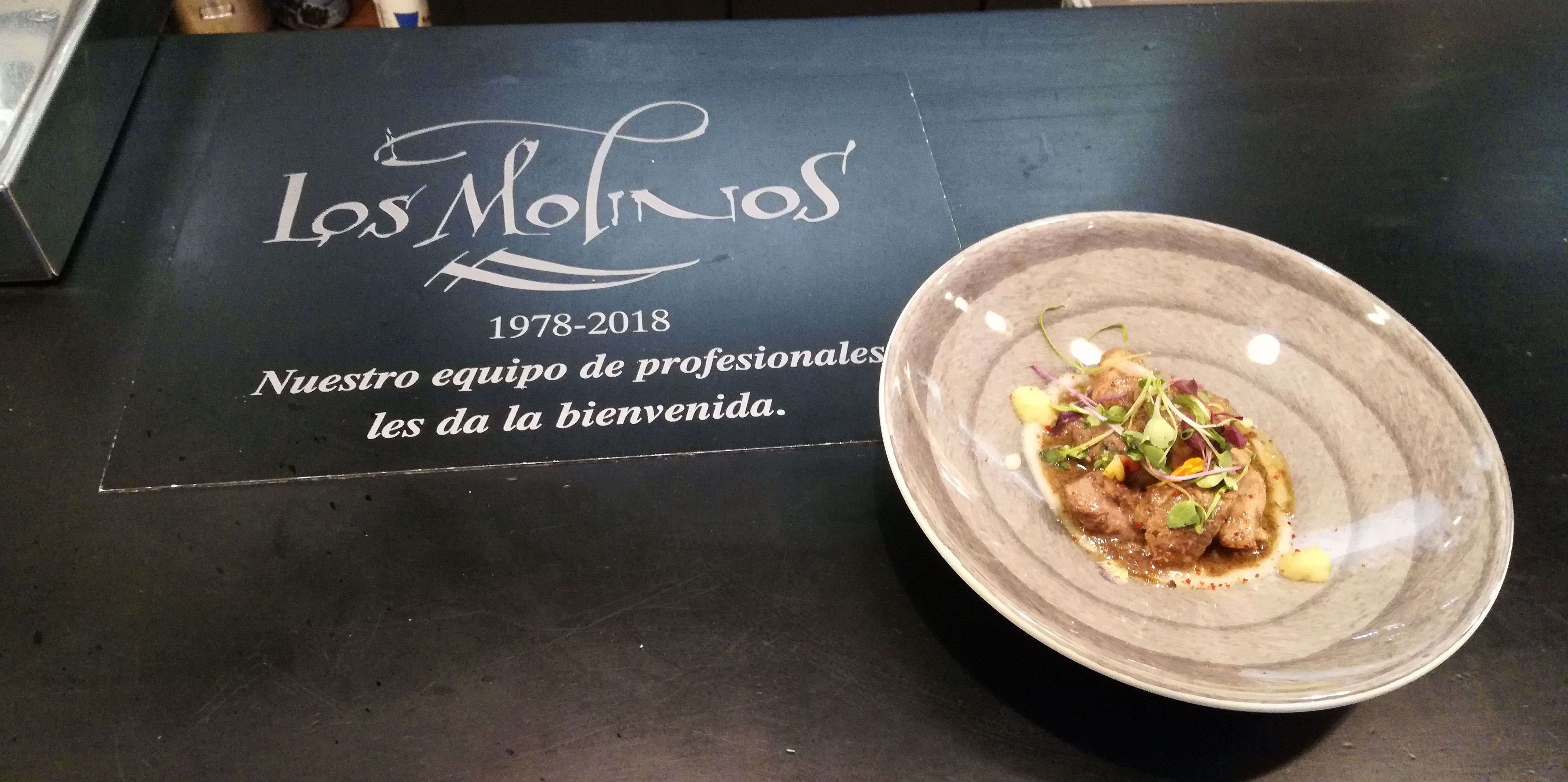 Civet de parpatana de atún rojo del mediterráneo con crema de apionabo y compota de manzana Civet de parpatana de atún rojo del mediterráneo con crema de apionabo y compota de manzana