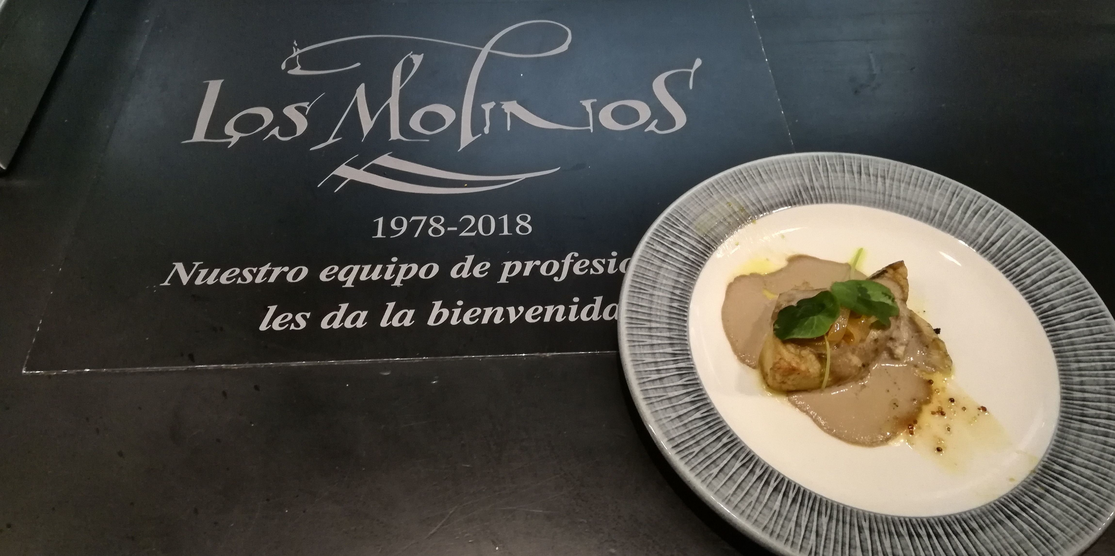 Escalope de föie con cebolla caramelizada y crema de boletus Escalope de föie con cebolla caramelizada y crema de boletus