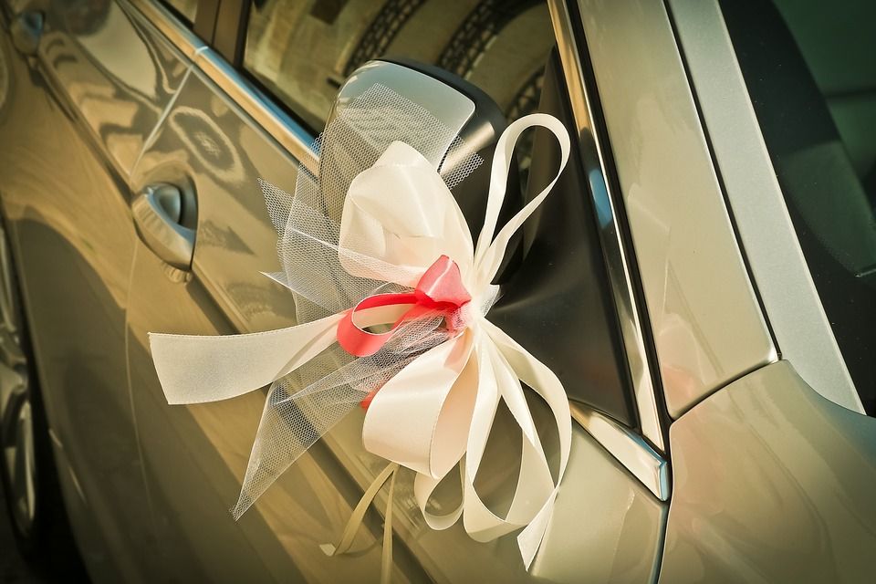Decoración coche: TIENDA ONLINE Y CATÁLOGO de Floristería y Regalos Caprichos Parla Decoración coche: TIENDA ONLINE Y CATÁLOGO de Floristería y Regalos Caprichos Parla