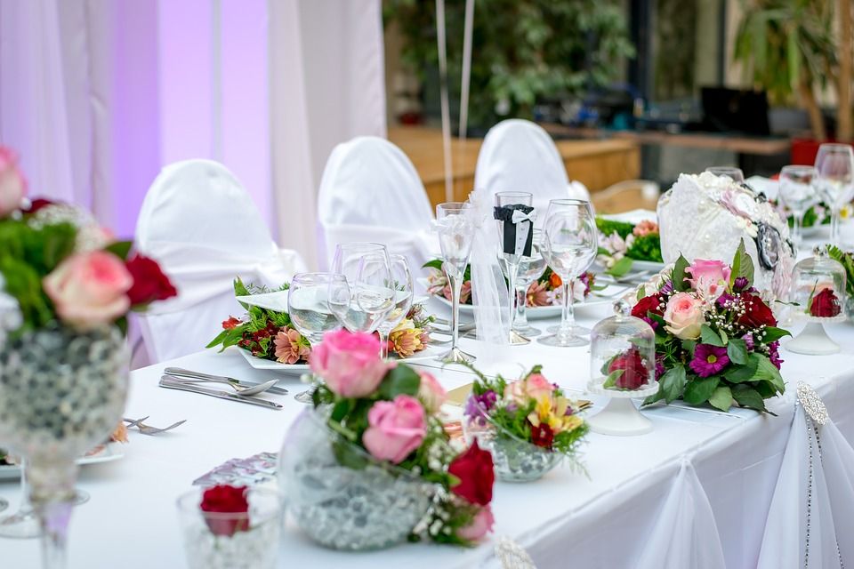 Decoración iglesia y fincas: TIENDA ONLINE Y CATÁLOGO de Floristería y Regalos Caprichos Parla Decoración iglesia y fincas: TIENDA ONLINE Y CATÁLOGO de Floristería y Regalos Caprichos Parla