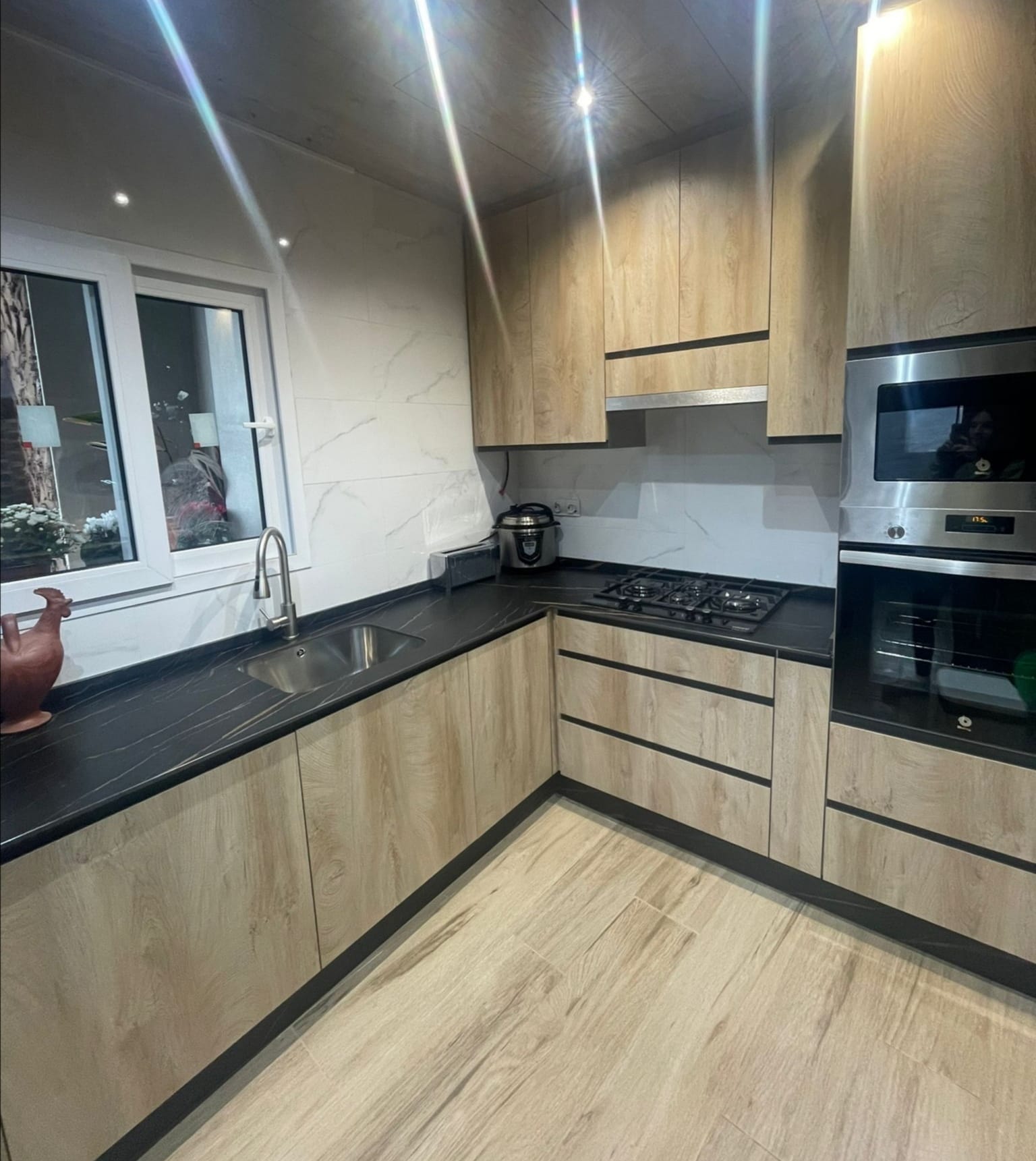 Muebles altos x 100 h más cerramiento a techo con zócalo: Servicios de Duran Cocinas y complementos Muebles altos x 100 h más cerramiento a techo con zócalo: Servicios de Duran Cocinas y complementos