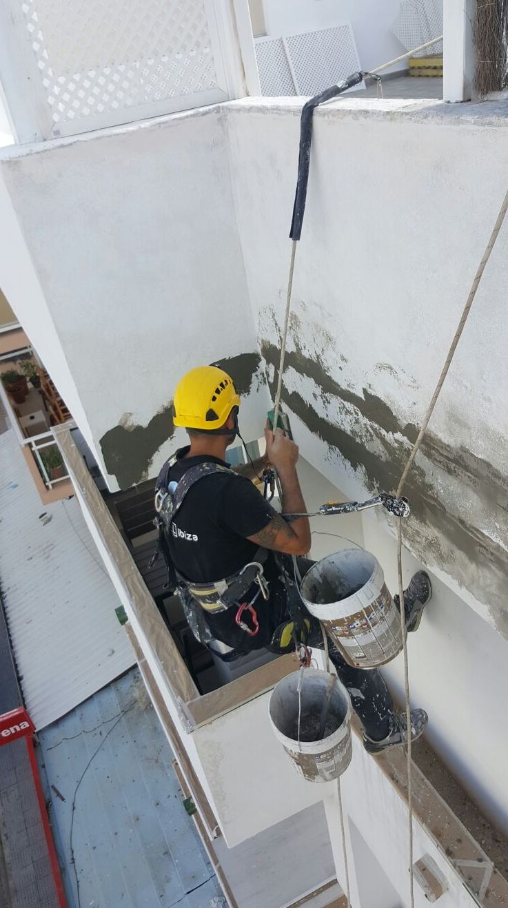 Trabajos de albañileria en fachada, con mortero clase R4 Trabajos de albañileria en fachada, con mortero clase R4