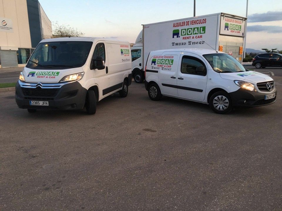 Alquiler de camiones: Servicios de DOAL Rent a Car Alquiler de camiones: Servicios de DOAL Rent a Car
