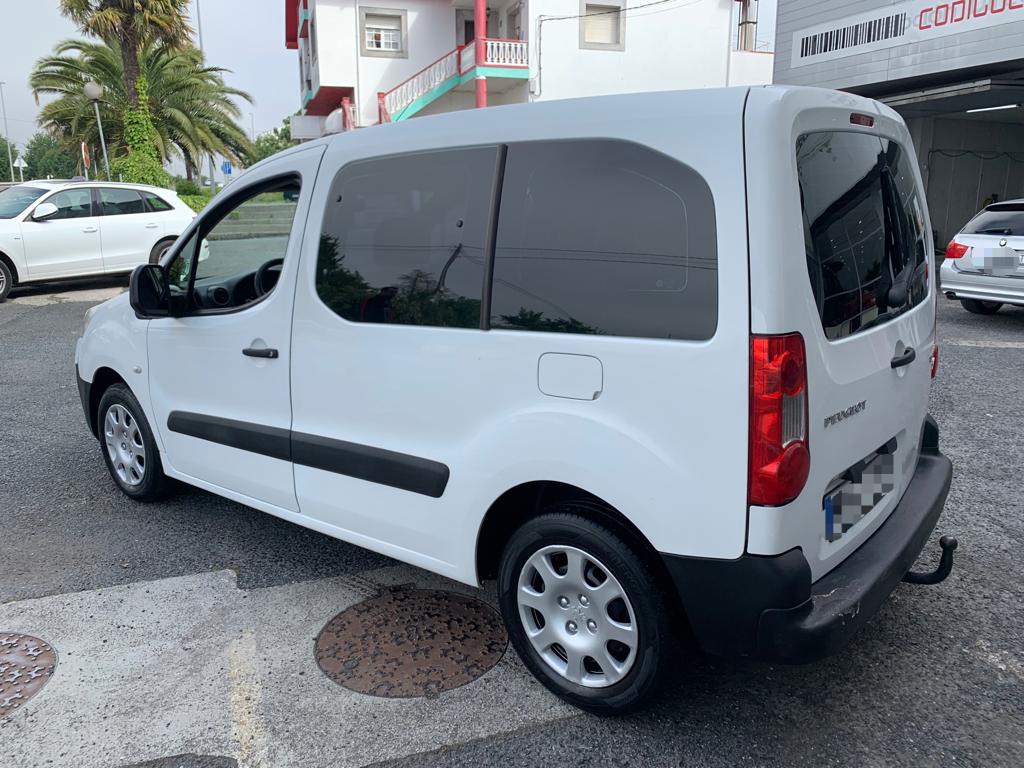 PEUGEOT PARTNER 1.6HDI CON ENGANCHE DE REMOLQUE: de CODIGOCAR PEUGEOT PARTNER 1.6HDI CON ENGANCHE DE REMOLQUE: de CODIGOCAR