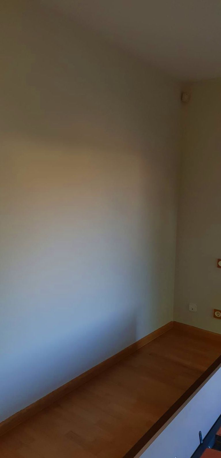 pintura en vivienda unifamiliar.: Trabajos realizados de REFORMAS, INSTALACIONES Y CONSTRUCCION ARAGON pintura en vivienda unifamiliar.: Trabajos realizados de REFORMAS, INSTALACIONES Y CONSTRUCCION ARAGON