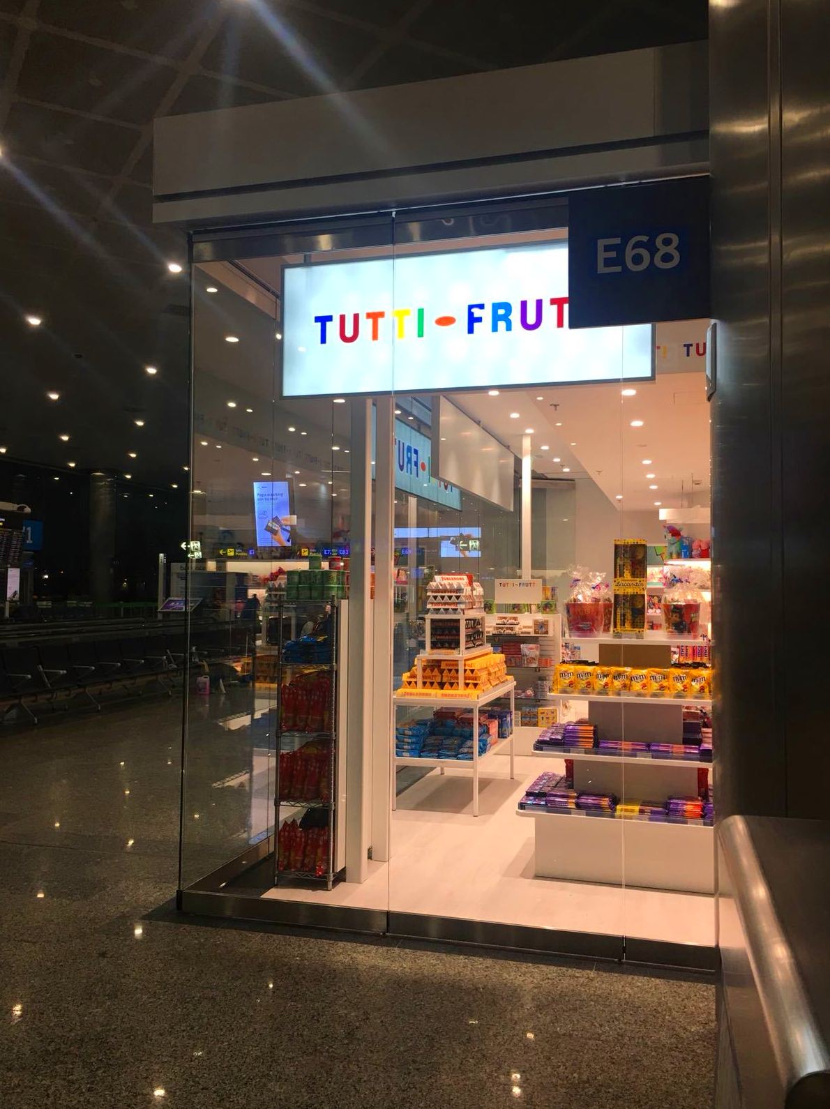 TUTTI FRUTTI TERMINAL 3: Trabajos realizados de REFORMAS, INSTALACIONES Y CONSTRUCCION ARAGON TUTTI FRUTTI TERMINAL 3: Trabajos realizados de REFORMAS, INSTALACIONES Y CONSTRUCCION ARAGON