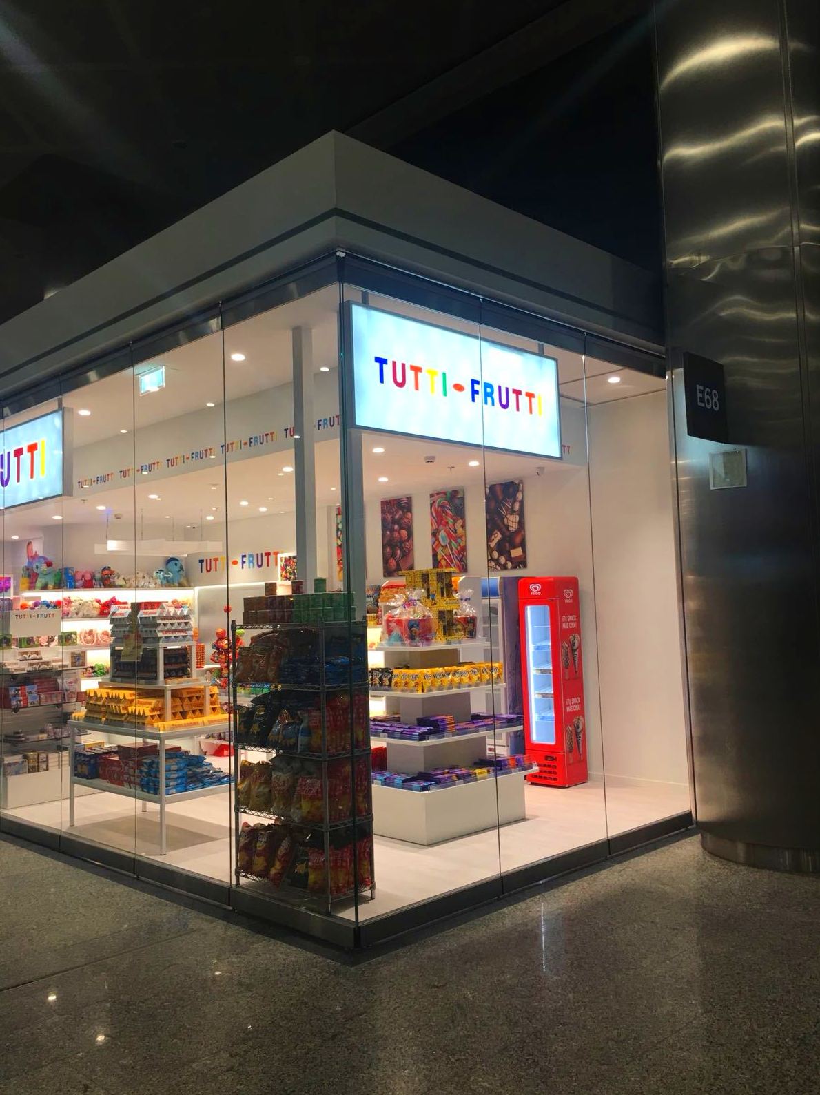 TUTTI FRUTTI TERMINAL 3: Trabajos realizados de REFORMAS, INSTALACIONES Y CONSTRUCCION ARAGON TUTTI FRUTTI TERMINAL 3: Trabajos realizados de REFORMAS, INSTALACIONES Y CONSTRUCCION ARAGON