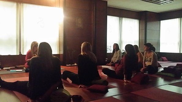 Talleres y cursos: Servicios de Dharana Yoga Centro Talleres y cursos: Servicios de Dharana Yoga Centro