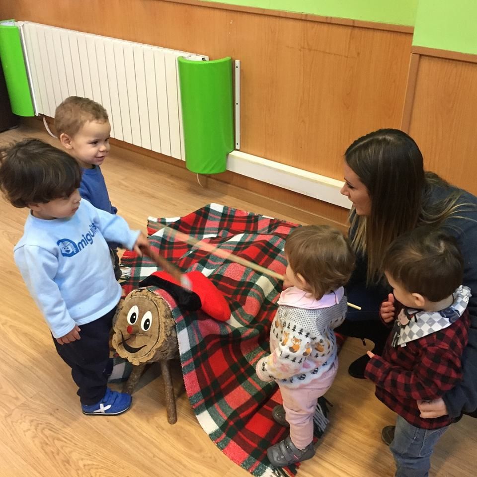 Inglés: Servicios e Instalaciones de Llar d'infants Petits Gegants Inglés: Servicios e Instalaciones de Llar d'infants Petits Gegants