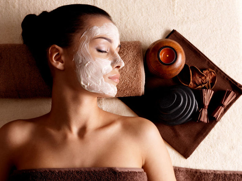 Tratamiento hialurónico con mascarilla de "Oro" 60 minutos: Servicios de SMART expertos belleza Tratamiento hialurónico con mascarilla de "Oro" 60 minutos: Servicios de SMART expertos belleza