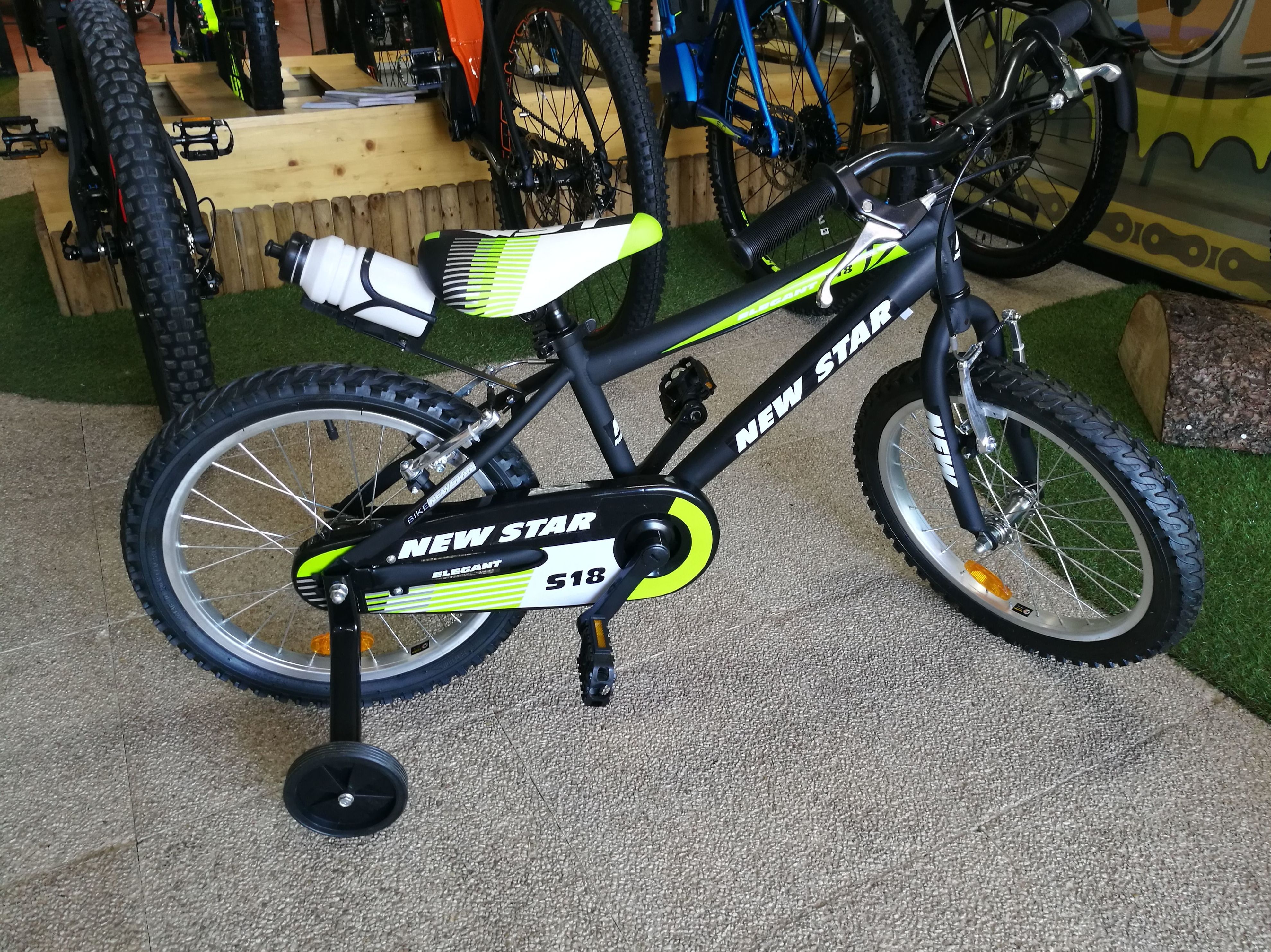 New star 18 pulgadas PVP 155 euros New star 18 pulgadas PVP 155 euros