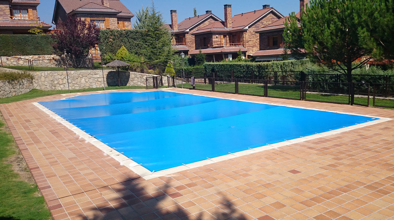 Cobertores para piscinas: Servicios de Grifonsur Cobertores para piscinas: Servicios de Grifonsur