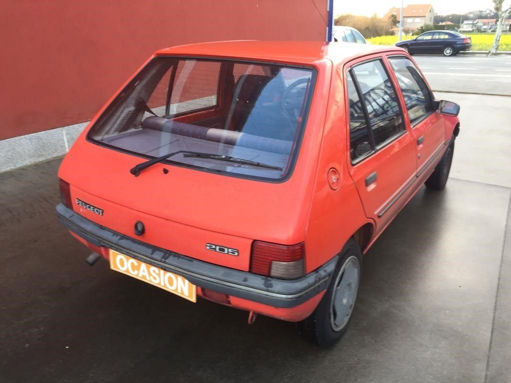 Peugeot 205D 1.8D 60CV: VEHÍCULOS de Ocasión A Lagoa Peugeot 205D 1.8D 60CV: VEHÍCULOS de Ocasión A Lagoa