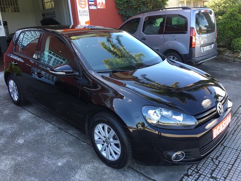 VOLKSWAGEN GOLF 1.6 BlueMotion 105CV: VEHÍCULOS de Ocasión A Lagoa Ribadumia VOLKSWAGEN GOLF 1.6 BlueMotion 105CV: VEHÍCULOS de Ocasión A Lagoa Ribadumia