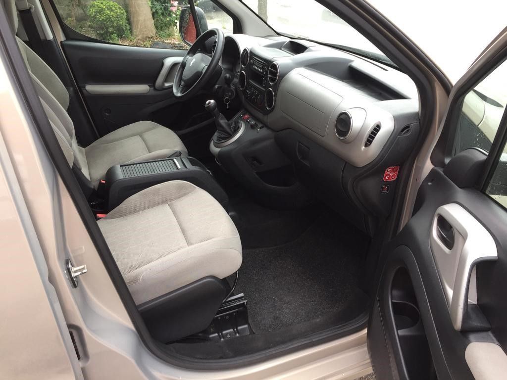 Peugeot Partner 1.6HDI 111CV: VEHÍCULOS de Ocasión A Lagoa Ribadumia Peugeot Partner 1.6HDI 111CV: VEHÍCULOS de Ocasión A Lagoa Ribadumia