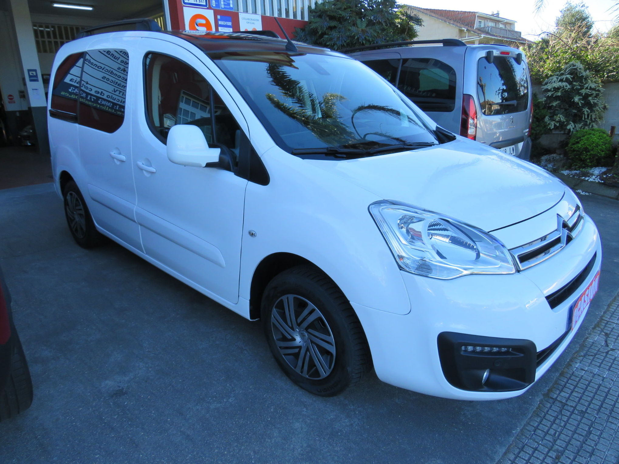 CITROEN BERLINGO MULTISPACE 20 Aniv. 1.6 BlueHDi 120CV: VEHÍCULOS de Ocasión A Lagoa Ribadumia CITROEN BERLINGO MULTISPACE 20 Aniv. 1.6 BlueHDi 120CV: VEHÍCULOS de Ocasión A Lagoa Ribadumia