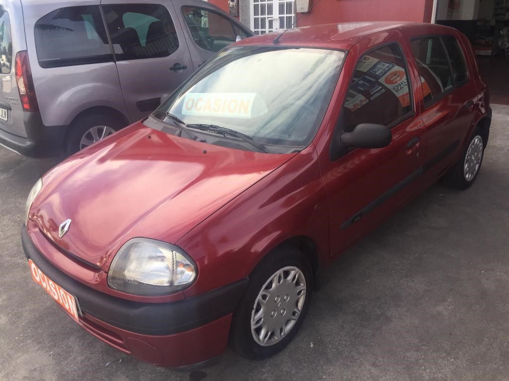 Renault Clio 1.9D 70CV: Vehículos de ocasión de OCASIÓN A LAGOA Renault Clio 1.9D 70CV: Vehículos de ocasión de OCASIÓN A LAGOA