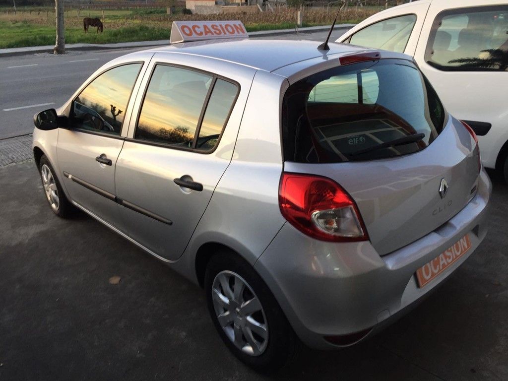 Renault Clio 1.5DCI 75CV: VEHÍCULOS de Ocasión A Lagoa Renault Clio 1.5DCI 75CV: VEHÍCULOS de Ocasión A Lagoa