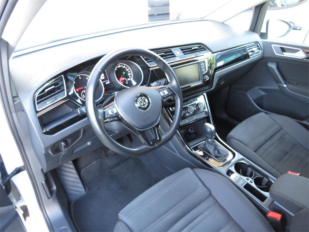 Volkswagen Touran 2.0TDI 150CV DSG Highline: VEHÍCULOS de Ocasión A Lagoa Ribadumia Volkswagen Touran 2.0TDI 150CV DSG Highline: VEHÍCULOS de Ocasión A Lagoa Ribadumia