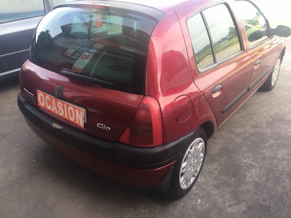Renault Clio 1.9D 70CV: Vehículos de ocasión de OCASIÓN A LAGOA Renault Clio 1.9D 70CV: Vehículos de ocasión de OCASIÓN A LAGOA