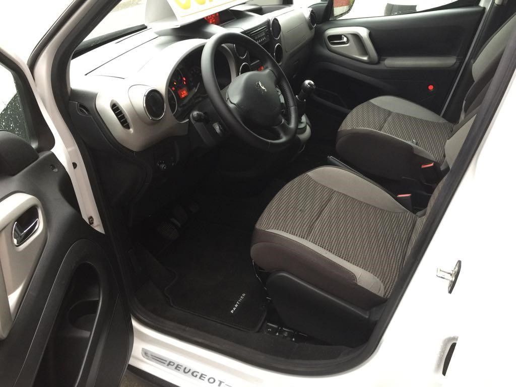 Peugeot Partner 1.6 HDI 90CV: VEHÍCULOS de Ocasión A Lagoa Ribadumia Peugeot Partner 1.6 HDI 90CV: VEHÍCULOS de Ocasión A Lagoa Ribadumia