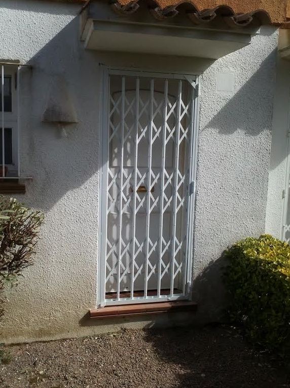 Ballestas de acero : Servicios de Aluminis i PVC Baix Ter Ballestas de acero : Servicios de Aluminis i PVC Baix Ter