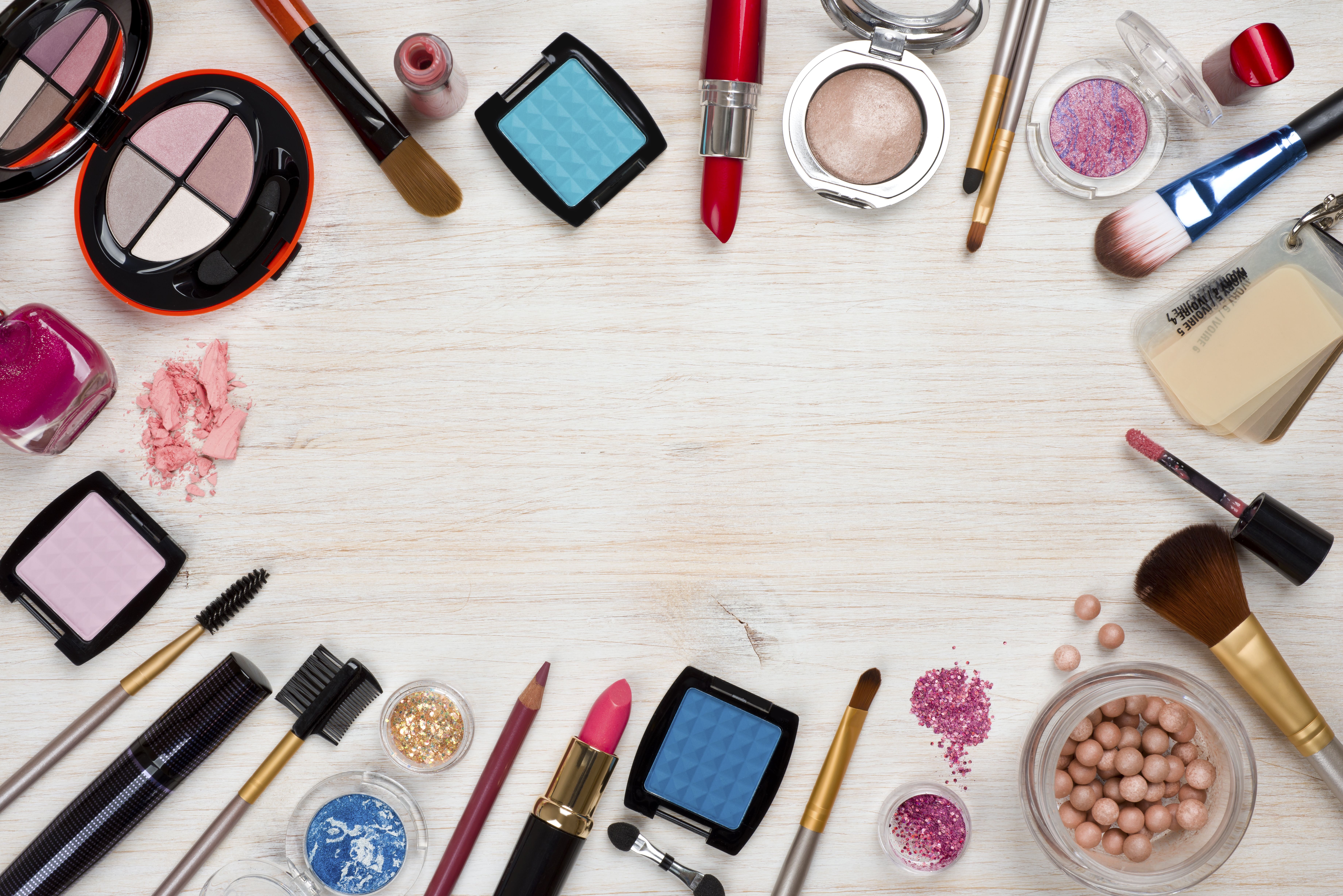 Maquillaje: Peluquería y estética de Lola Gómez Estilistas Maquillaje: Peluquería y estética de Lola Gómez Estilistas