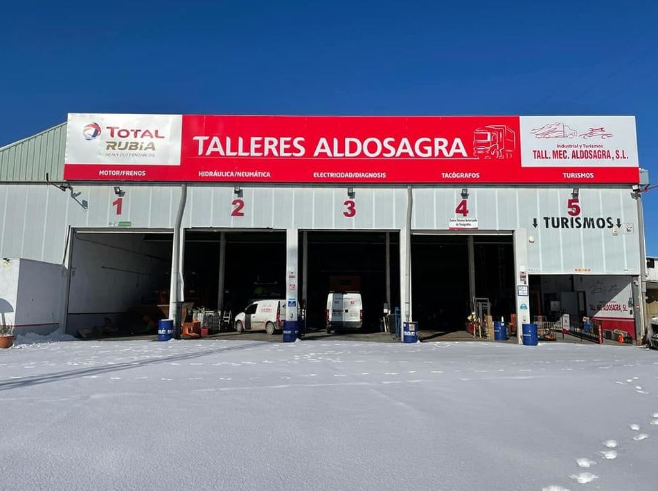 Foto 2 de Taller de vehículos industriales y automóviles en  | Talleres Aldosagra