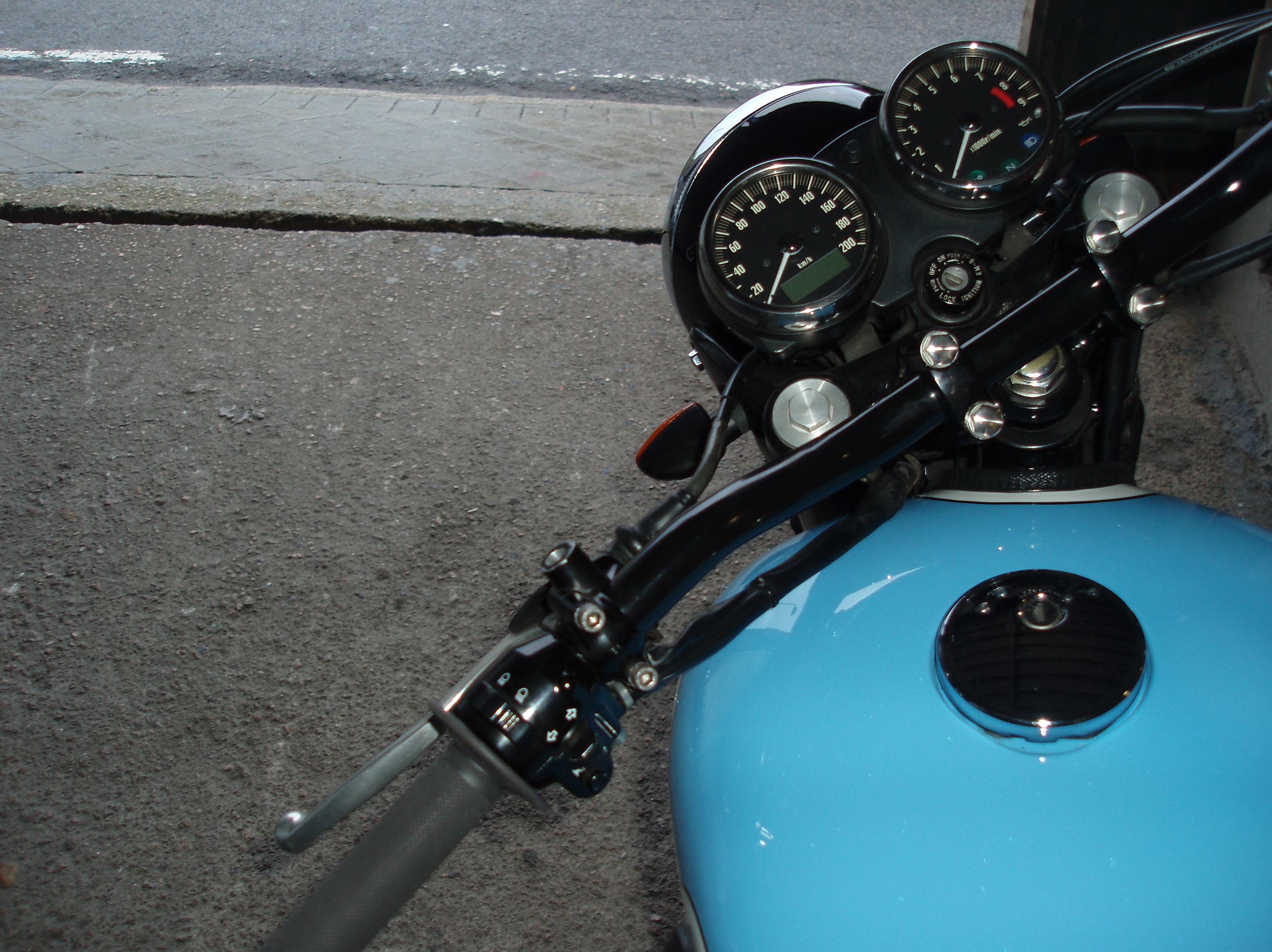 KAWASAKI CAFE RACER: Catálogo de Moto 2 KAWASAKI CAFE RACER: Catálogo de Moto 2