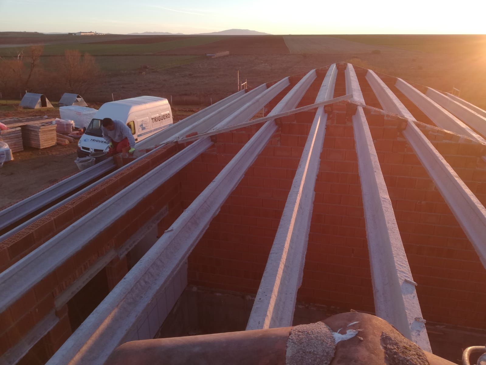 Naves: Servicios de Construcciones Triguero Naves: Servicios de Construcciones Triguero