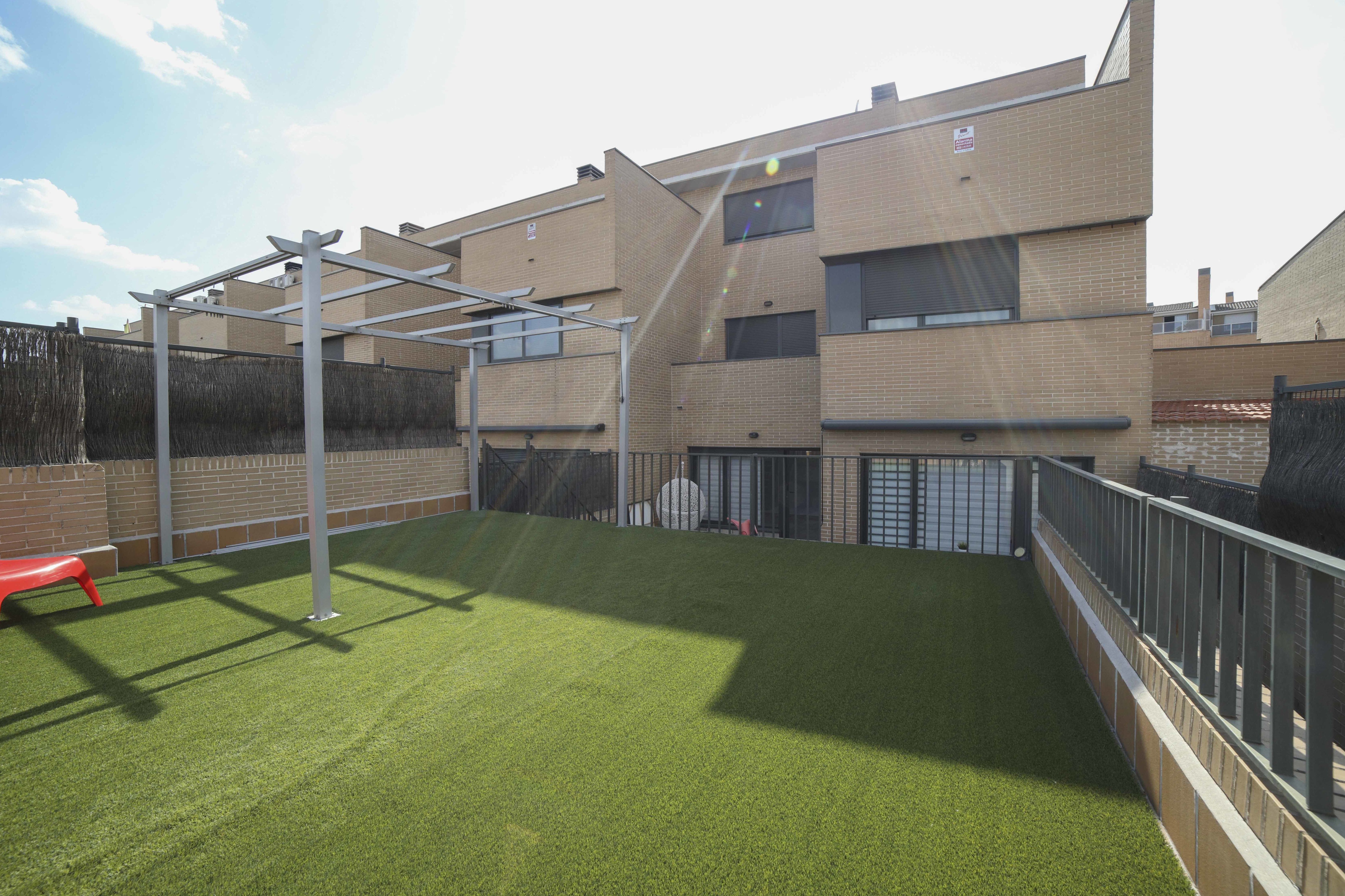 CHALET EN ARROYOMOLINOS: INMUEBLES TOP de Arroyo House CHALET EN ARROYOMOLINOS: INMUEBLES TOP de Arroyo House