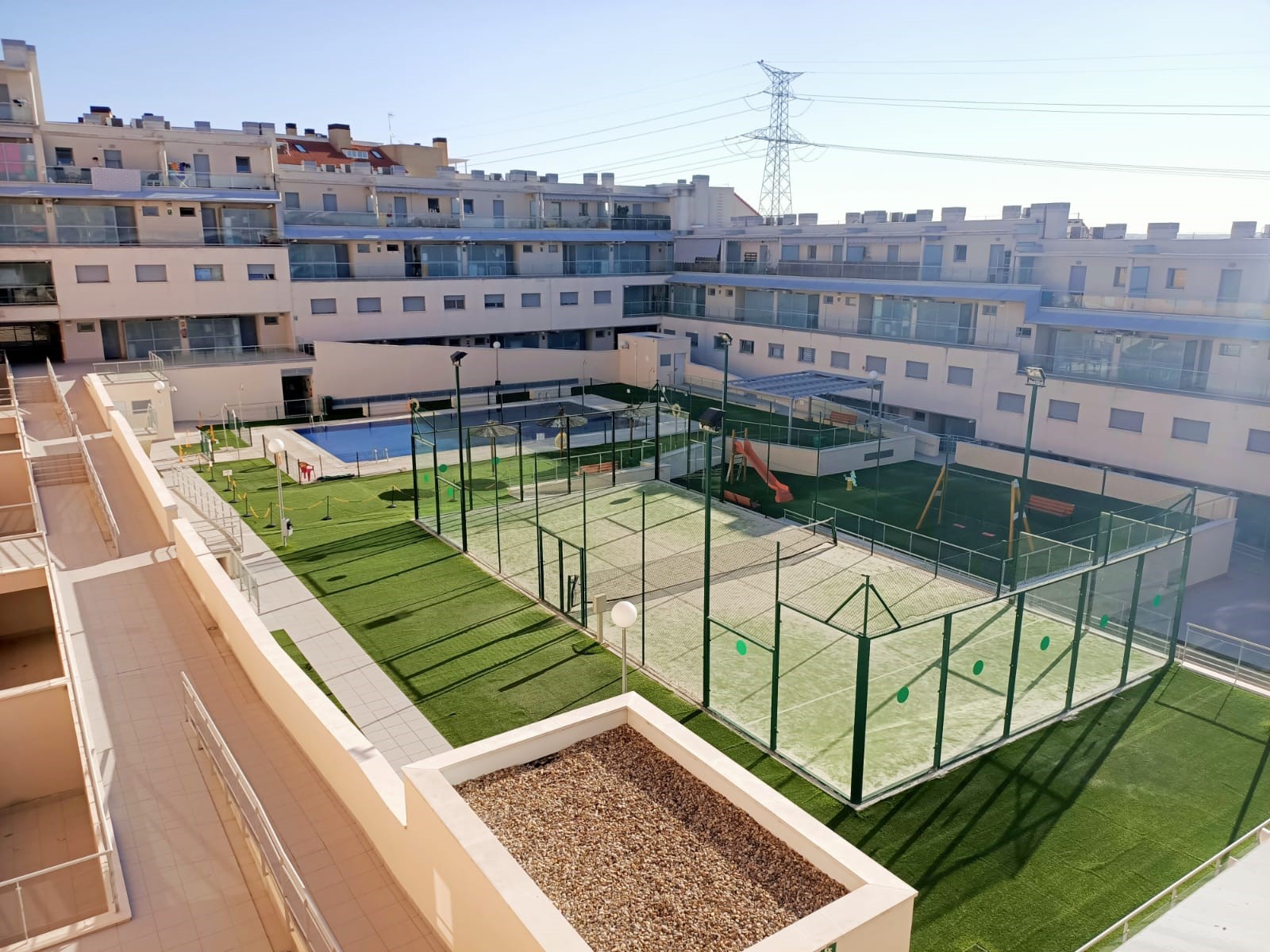 TRIPLEX EN EL BULEVAR DE ARROYOMOLINOS: INMUEBLES TOP de Arroyo House TRIPLEX EN EL BULEVAR DE ARROYOMOLINOS: INMUEBLES TOP de Arroyo House
