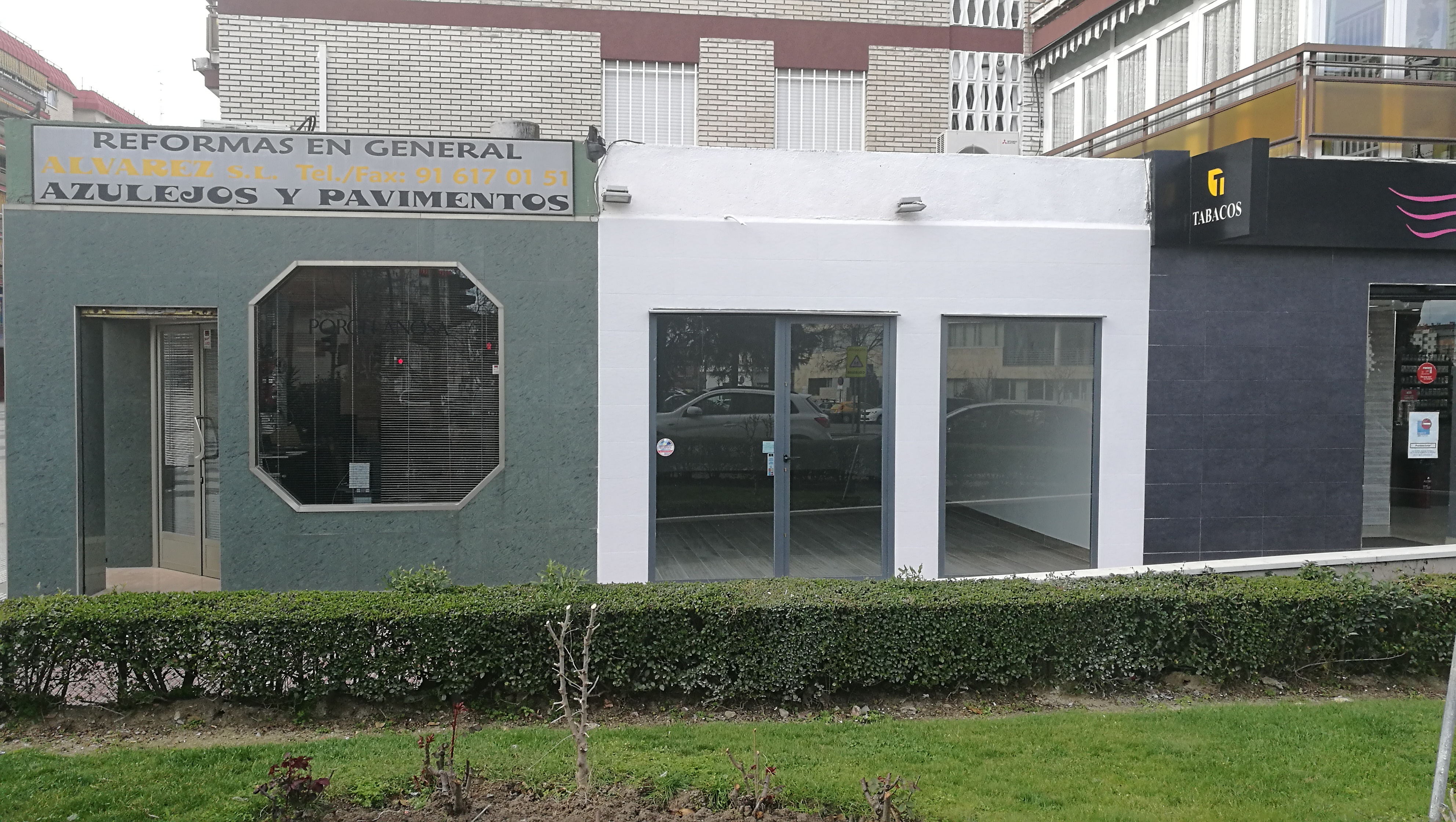 LOCAL EN PRIMERA LÍNEA EN MÓSTOLES: INMUEBLES TOP de Arroyo House LOCAL EN PRIMERA LÍNEA EN MÓSTOLES: INMUEBLES TOP de Arroyo House