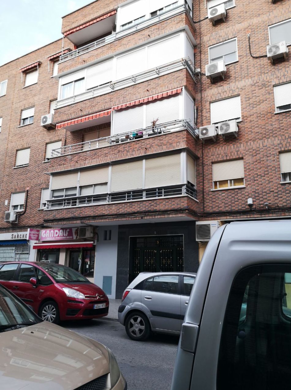 VIVIENDA 3 DORMITORIOS EN CENTRO DE MÓSTOLES: INMUEBLES TOP de Arroyo House VIVIENDA 3 DORMITORIOS EN CENTRO DE MÓSTOLES: INMUEBLES TOP de Arroyo House