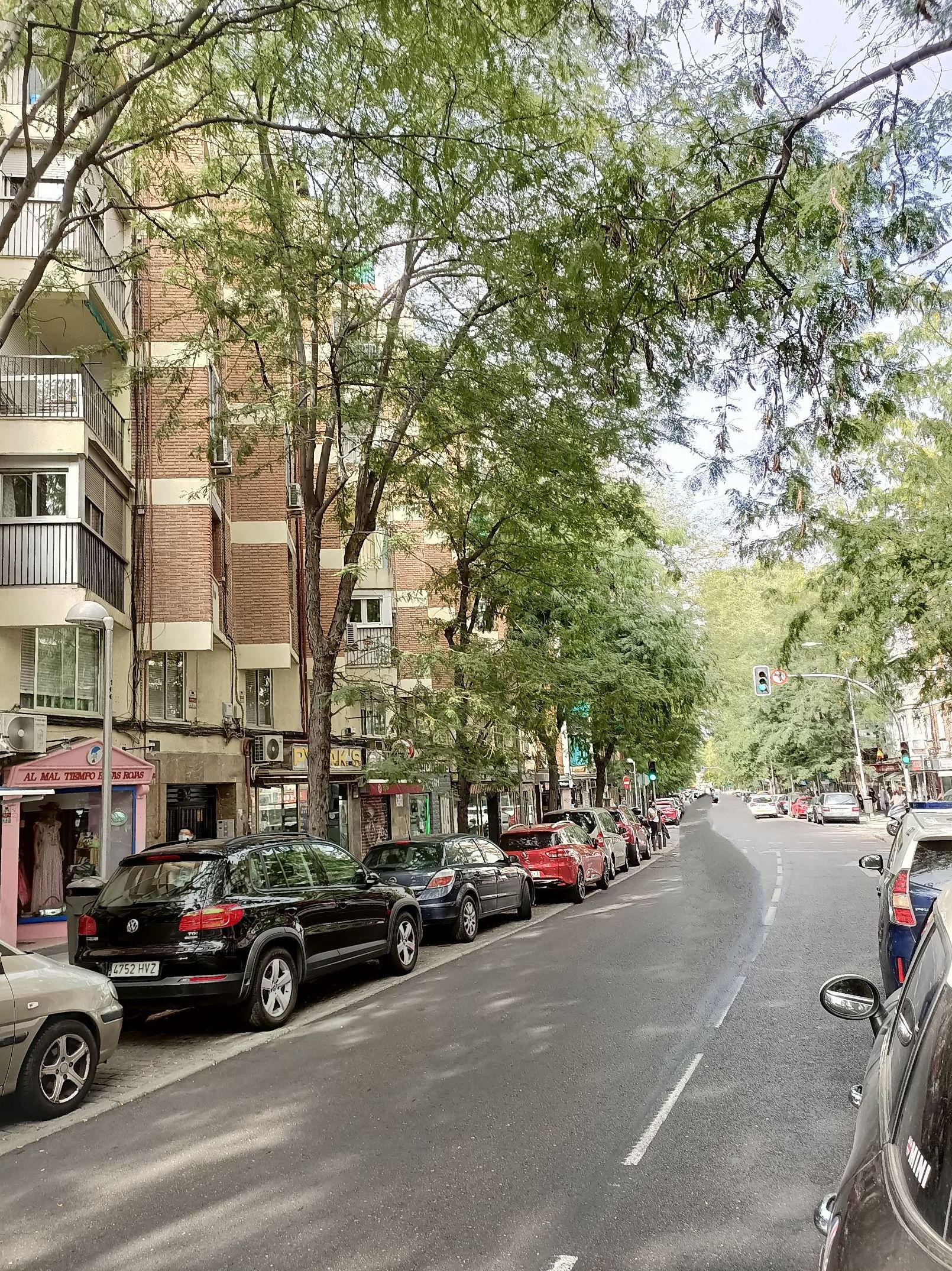 VIVIENDA EN CARABANCHEL: INMUEBLES TOP de Arroyo House VIVIENDA EN CARABANCHEL: INMUEBLES TOP de Arroyo House