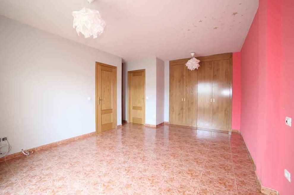 DUPLEX EN ARROYOMOLINOS: INMUEBLES TOP de Arroyo House DUPLEX EN ARROYOMOLINOS: INMUEBLES TOP de Arroyo House