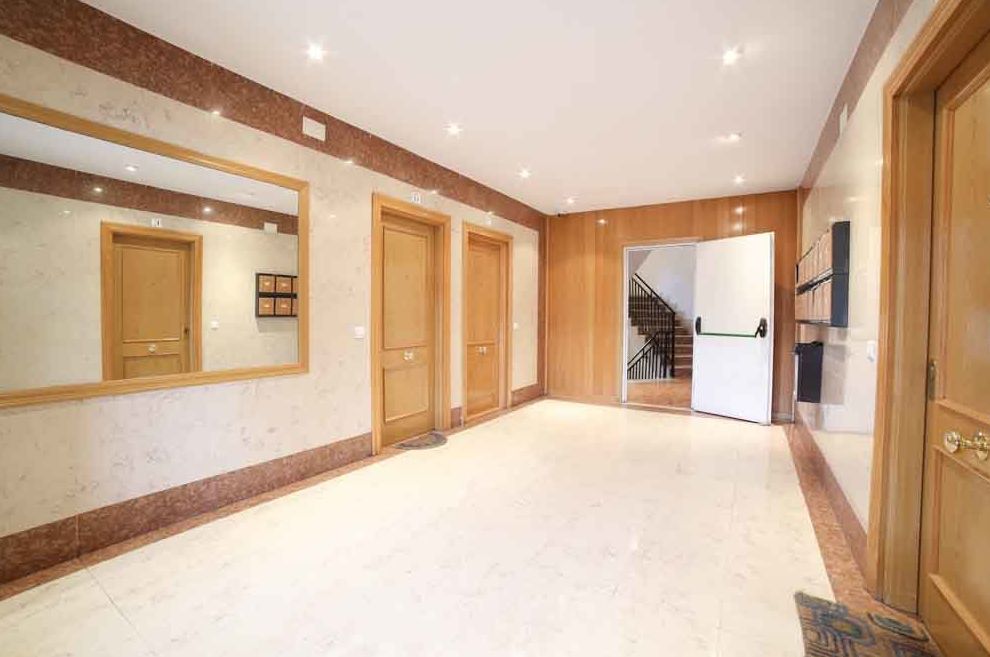 DUPLEX EN ARROYOMOLINOS: INMUEBLES TOP de Arroyo House DUPLEX EN ARROYOMOLINOS: INMUEBLES TOP de Arroyo House