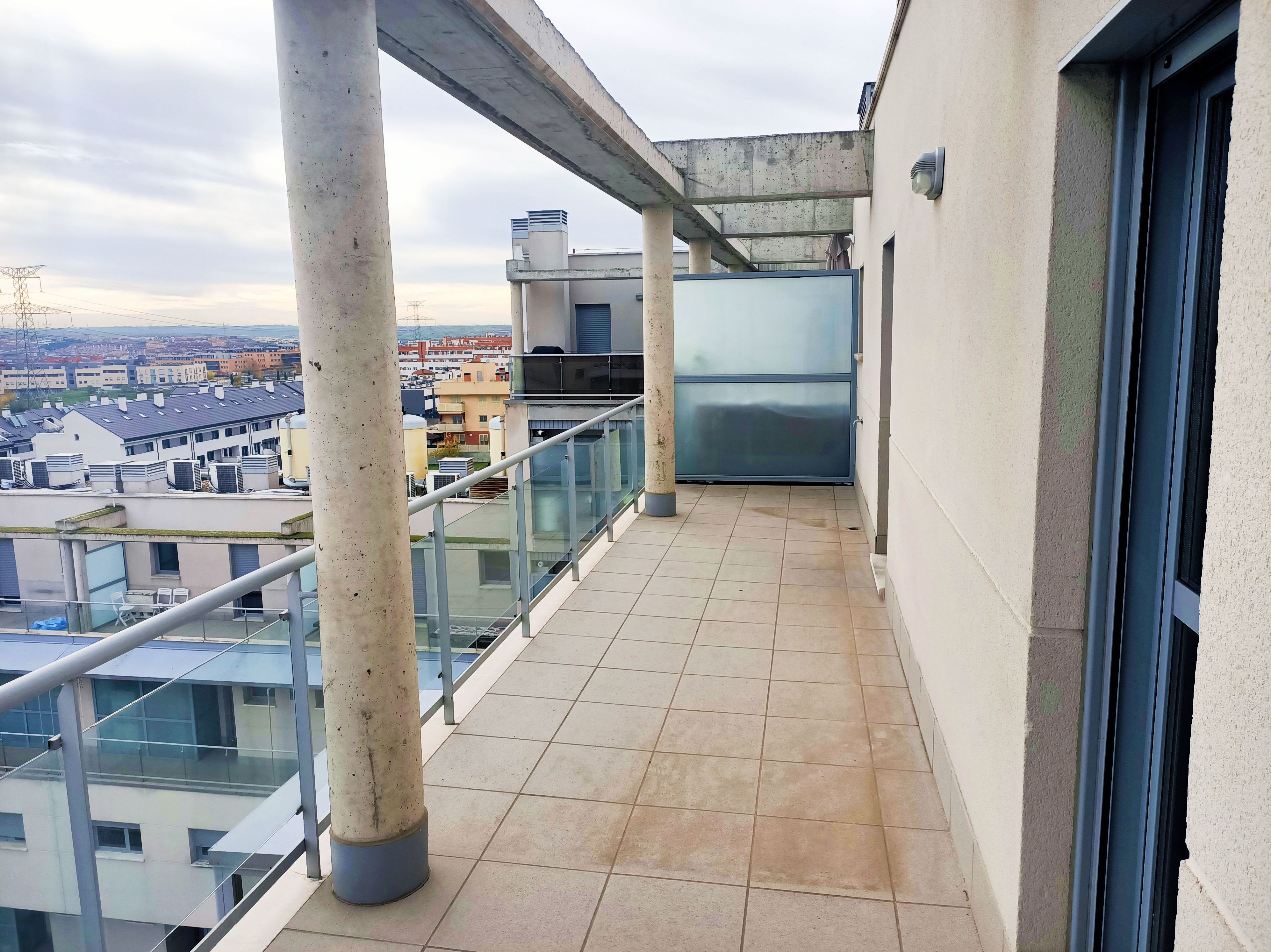 BAJO DUPLEX CON TERRAZA EN ARROYOMOLINOS: INMUEBLES TOP de Arroyo House BAJO DUPLEX CON TERRAZA EN ARROYOMOLINOS: INMUEBLES TOP de Arroyo House