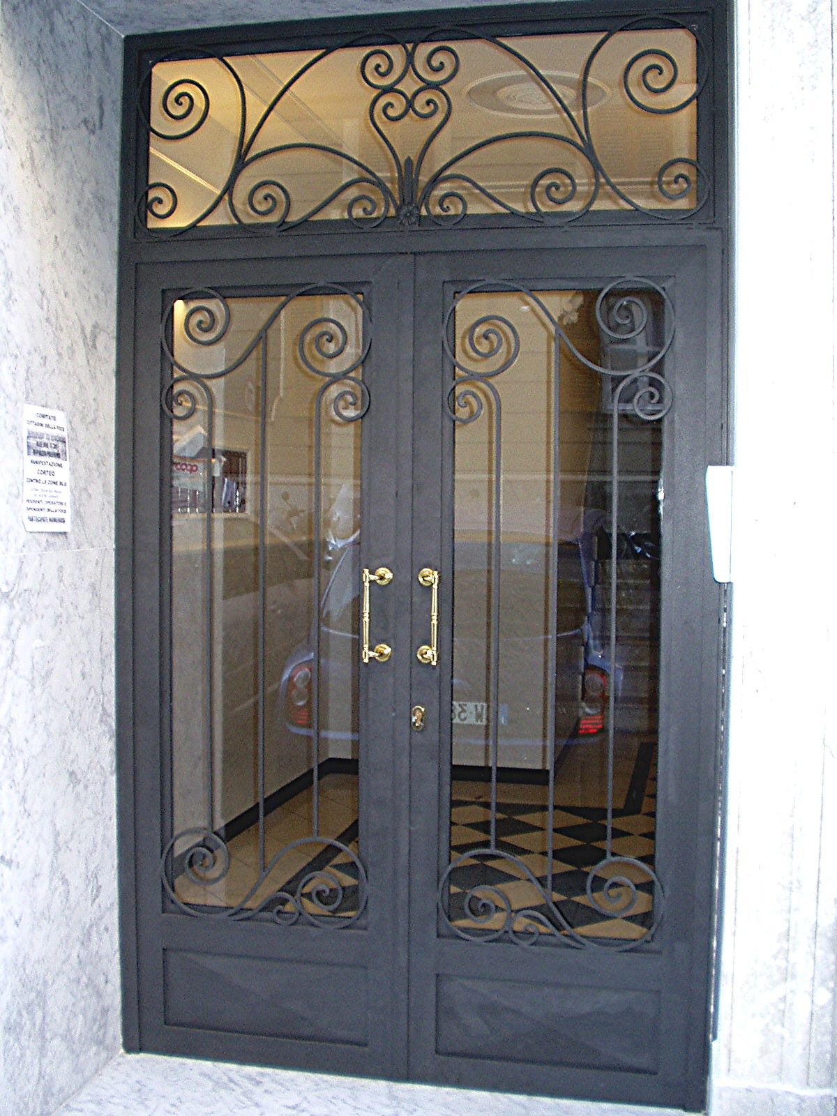 Puertas de entrada a portales de comunidad.